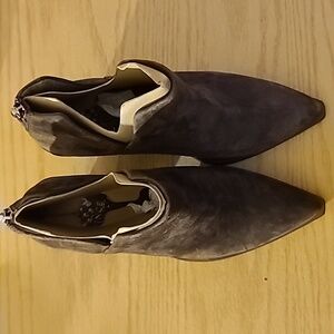 NWOT Vince Camuto booties